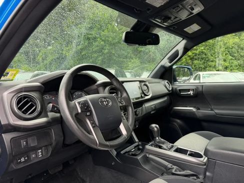 Used 2020 Toyota Tacoma TRD Off-Road AWD/4WD image 10