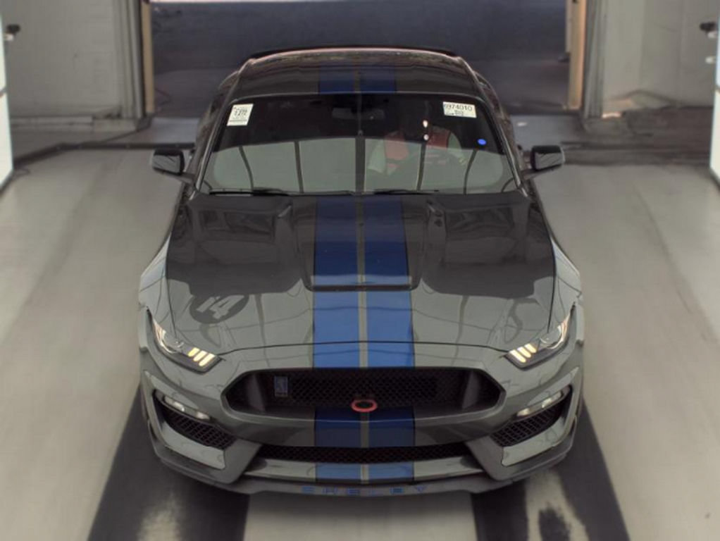 Used 2016 Ford Mustang Shelby GT350 w/ Track Package RWD image 2