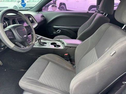 Used 2019 Dodge Challenger SXT RWD image 7