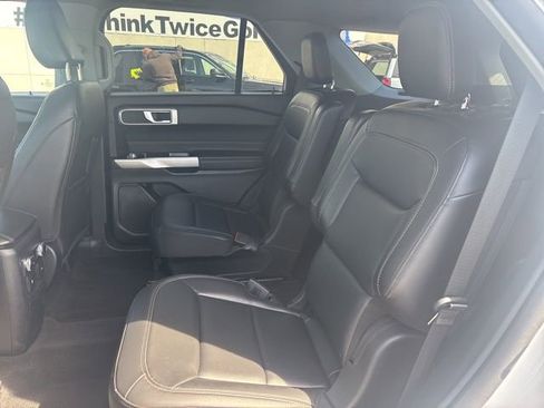 Used 2023 Ford Explorer XLT w/ Equipment Group 202A AWD/4WD image 18