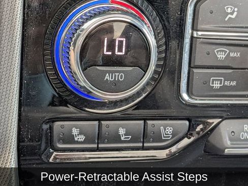 Used 2021 GMC Yukon Denali w/ Denali Premium Package image 28