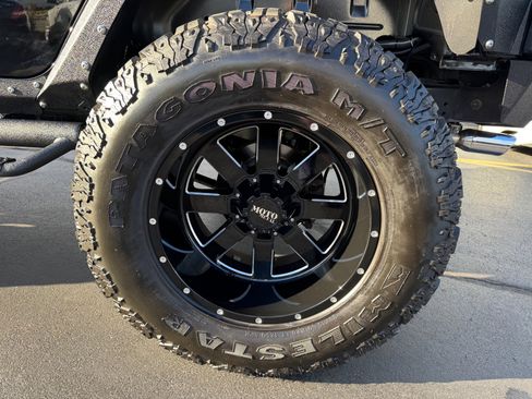 Used 2018 Jeep Wrangler Unlimited Sport S image 33