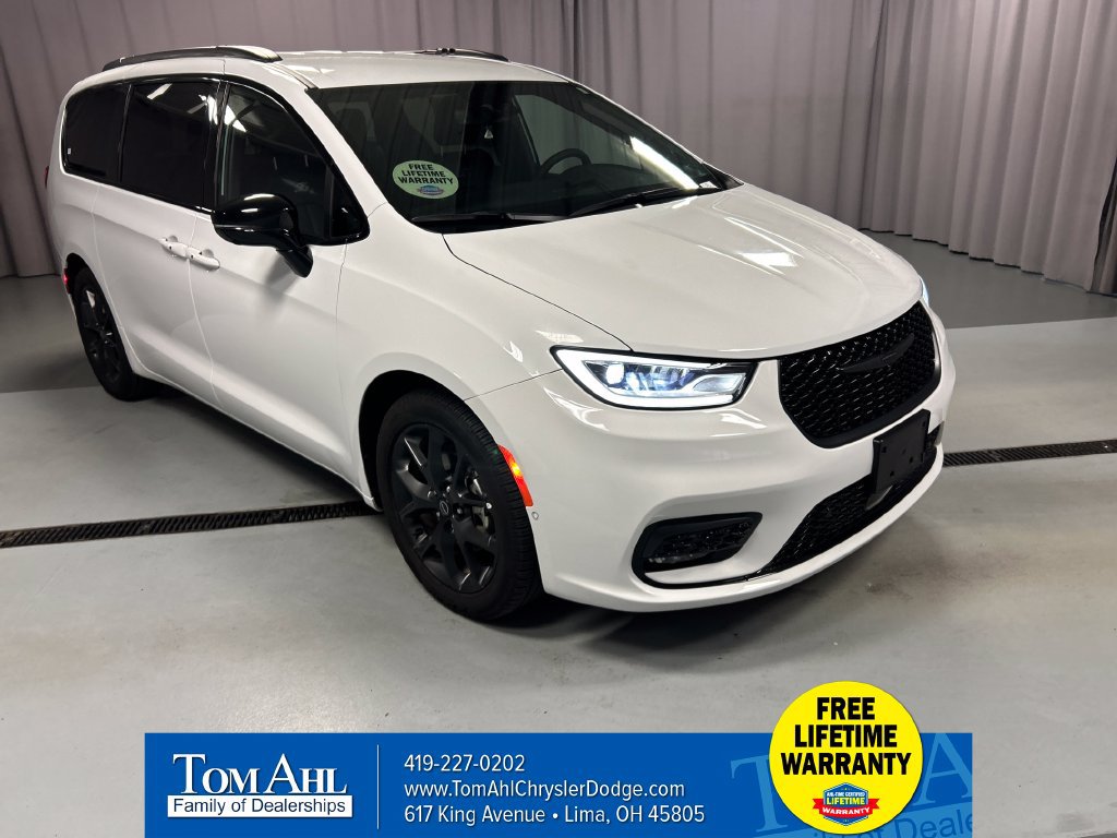 Used 2026 Chrysler Pacifica Select w/ S Appearance Package FWD 360° Tour