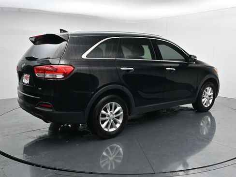 Used 2017 Kia Sorento FWD w/ LX Convenience Package image 8