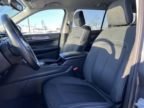 Used 2021 Jeep Grand Cherokee L Laredo w/ Luxury Tech Group I image 13