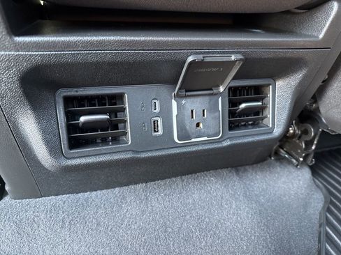 Used 2024 Chevrolet Silverado 1500 LT image 45