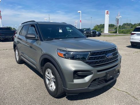 Used 2020 Ford Explorer XLT w/ Comfort Package AWD/4WD image 4