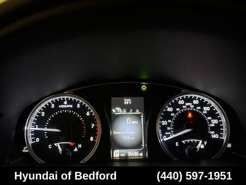 Used 2016 Toyota Camry XLE w/ Moonroof Package FWD image 13