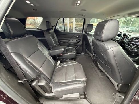 Used 2018 Chevrolet Traverse LT w/ LPO, 'HIT The Road' Package AWD/4WD image 16