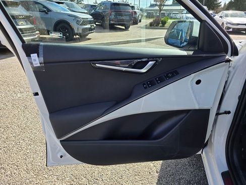 New 2025 Kia Niro EX image 7