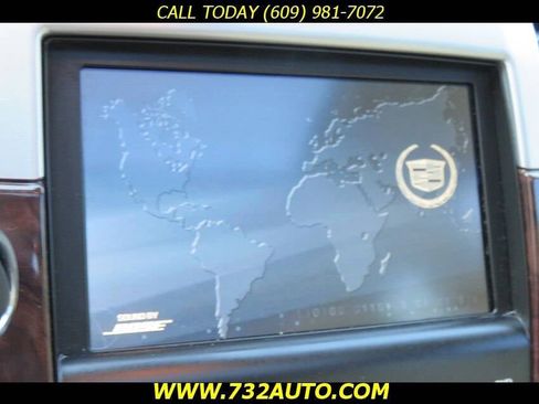Used 2007 Cadillac Escalade AWD w/ Information Package image 28
