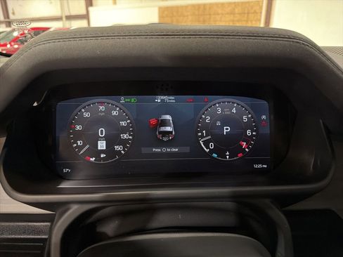 Used 2021 Land Rover Defender 90 First Edition image 16