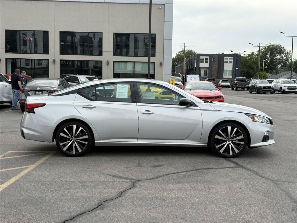 Used 2021 Nissan Altima 2.5 SR FWD image 8