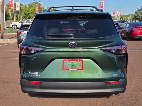 Certified 2026 Toyota Sienna XLE AWD/4WD image 4
