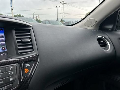 Used 2019 Nissan Pathfinder SL AWD/4WD image 45