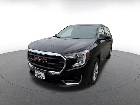 Used 2024 GMC Terrain SLE image 7