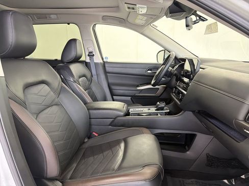 Certified 2025 Nissan Pathfinder Platinum w/ Cargo Package image 22