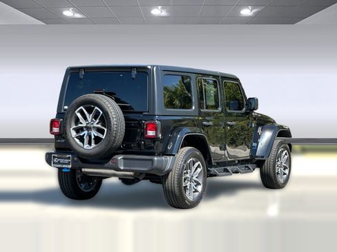 Used 2024 Jeep Wrangler Sport S w/ LED Headlamp & Fog Lamp Group image 9