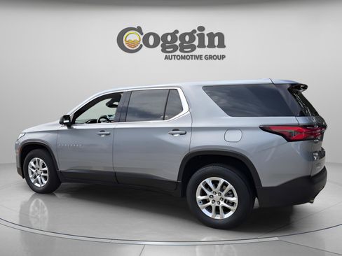 Used 2023 Chevrolet Traverse LS FWD image 3