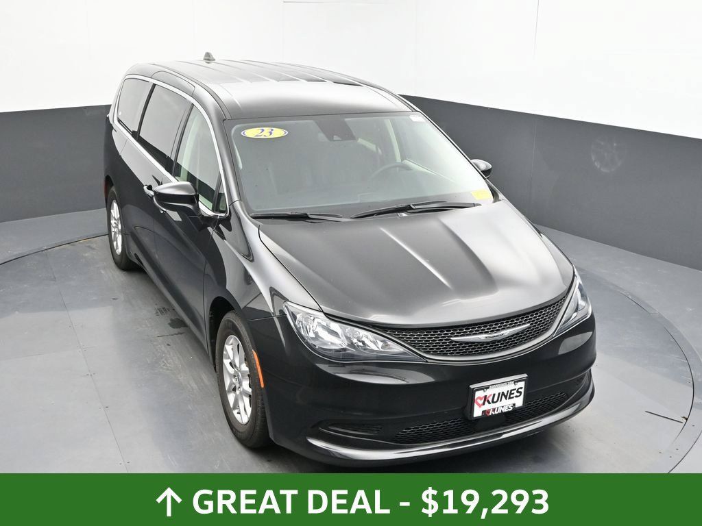 Used 2023 Chrysler Voyager LX FWD image 41