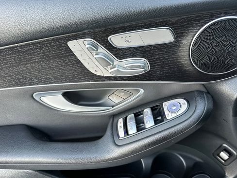 Used 2022 Mercedes-Benz GLC 300 image 12