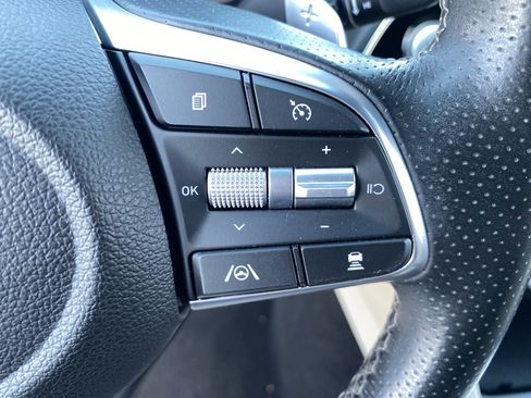 Used 2022 Genesis G70 2.0T RWD image 28