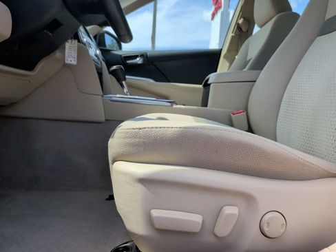 Used 2014 Toyota Camry XLE FWD image 14