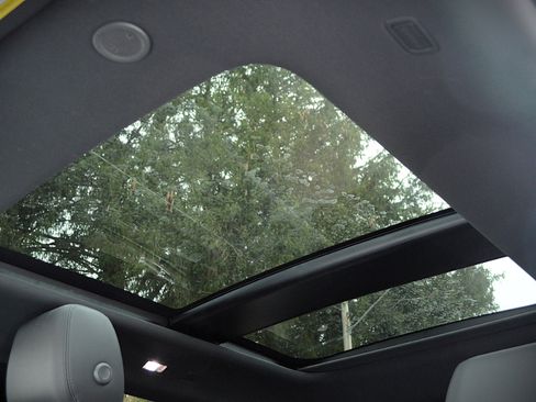 Used 2023 Land Rover Range Rover Evoque R-Dynamic SE image 24