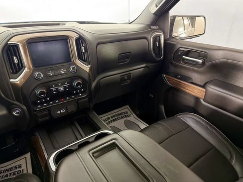 Used 2019 Chevrolet Silverado 1500 High Country w/ Technology Package AWD/4WD image 25