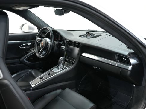 Used 2019 Porsche 911 Carrera 4S image 33