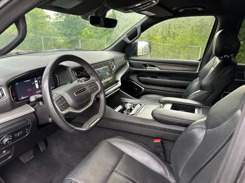 Certified 2024 Jeep Wagoneer Series II AWD/4WD image 4