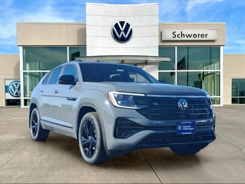 New 2026 Volkswagen Atlas Cross Sport SEL R-Line image 3