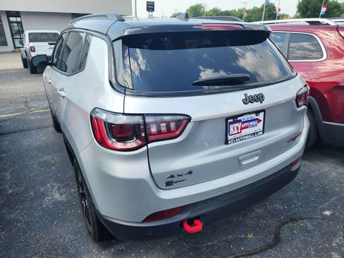 Used 2025 Jeep Compass Trailhawk AWD/4WD image 4