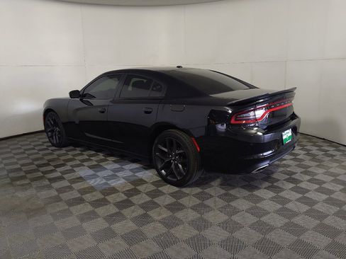 Used 2019 Dodge Charger SXT w/ Blacktop Package RWD image 3