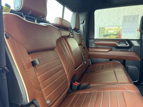 Used 2024 GMC Sierra 3500 Denali Ultimate AWD/4WD image 29