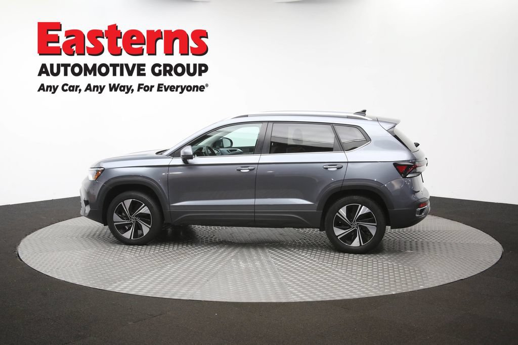Used 2025 Volkswagen Taos SE AWD/4WD image 60