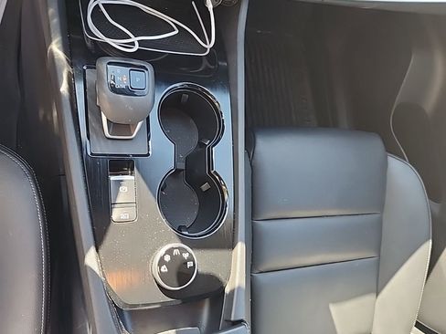 Used 2024 Nissan Rogue SL image 17