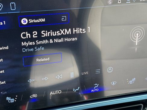 New 2026 Chevrolet Equinox EV LT image 17