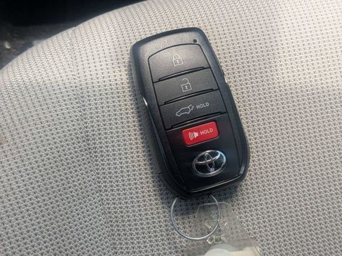 Used 2024 Toyota Corolla Cross LE FWD image 32