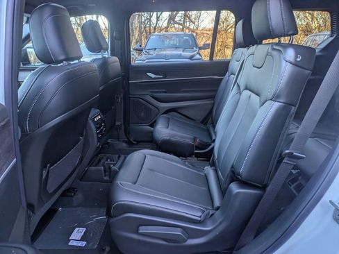 New 2025 Jeep Grand Cherokee L Limited w/ Black Appearance Package image 24