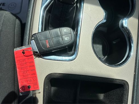 Used 2016 Jeep Grand Cherokee Laredo w/ Quick Order Package 23E AWD/4WD image 32