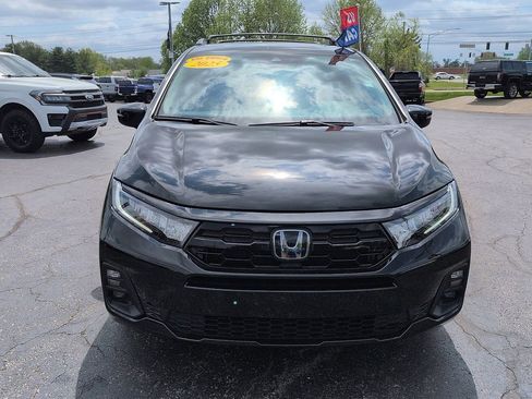 Used 2025 Honda Odyssey Touring image 3