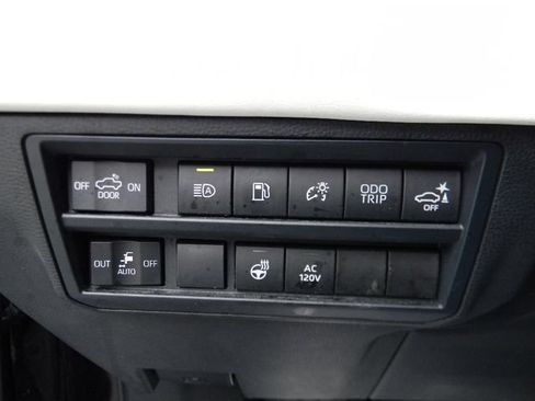 Used 2022 Toyota Tundra Capstone AWD/4WD image 18