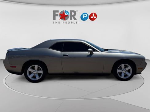 Used 2012 Dodge Challenger SXT image 6