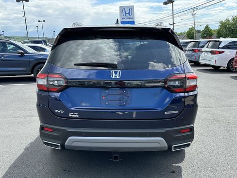Used 2024 Honda Pilot Touring image 7