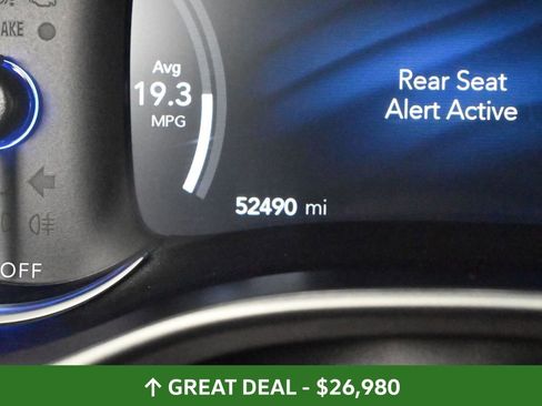 Used 2024 Chrysler Pacifica Select image 39