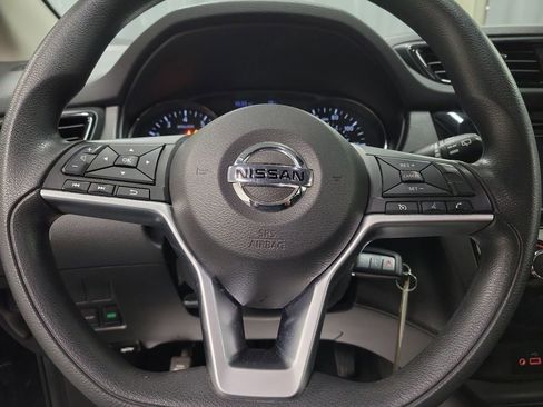 Used 2021 Nissan Rogue Sport S image 17