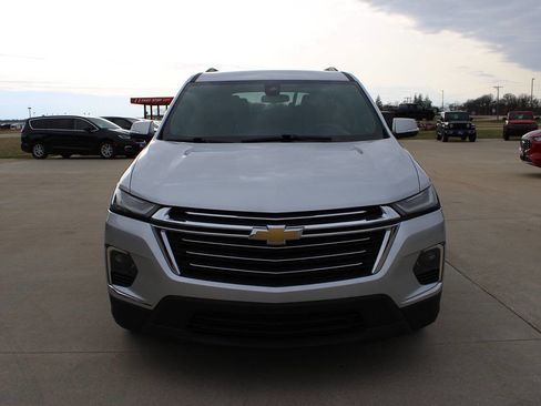 Used 2022 Chevrolet Traverse LT w/ LPO, Floor Liner Package AWD/4WD image 2
