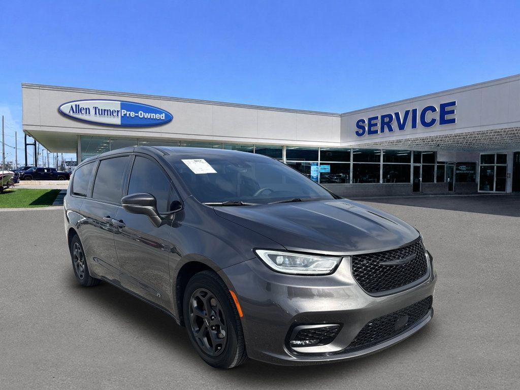 Used 2022 Chrysler Pacifica Touring-L w/ S Appearance Package FWD image 37