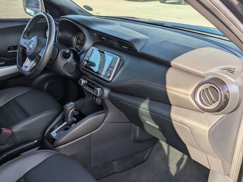 Used 2020 Nissan Kicks SR w/ SR Premium Package image 32